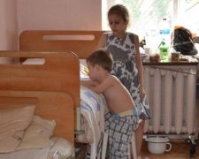 Десятки дітей героїв АТО отруїли невідомо чим