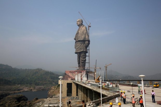 Абсолютный рекорд: в Индии открыли 182-метровую статую, самую высокую в мире