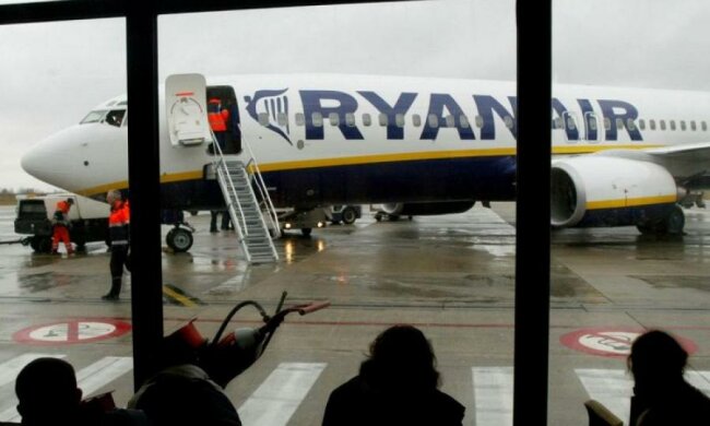 Скандал з Ryanair: авіаперевізнику запропонували компроміс