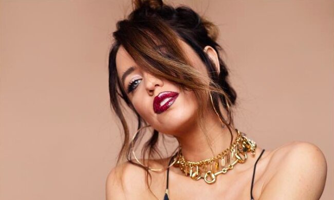 В рваных джинсах и с латте: Дорофеева показала их с Дантесом роскошный дом