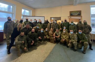 Арсен Мірзоян, Тоня Матвієнко (Салат для солдат 7) - фото з Фейсбук