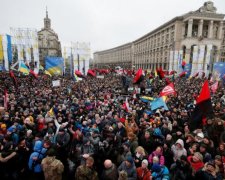 Митинг Саакашвили: пьяный начальник полиции и столкновения с автоматчиками
