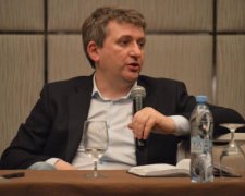 Языковой скандал в эфире: блогер раскрыл тайны ведущего