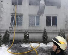 У Харкові палає будинок для літніх людей, старенькі у вогняній пастці: уже 15 загиблих