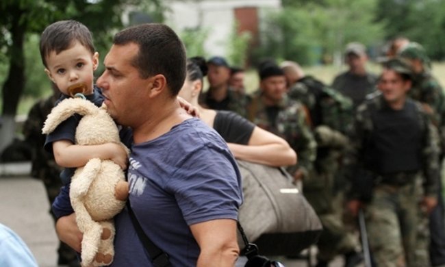 Украина на пороге войны: как успокоить и не травмировать ребенка, советы психолога