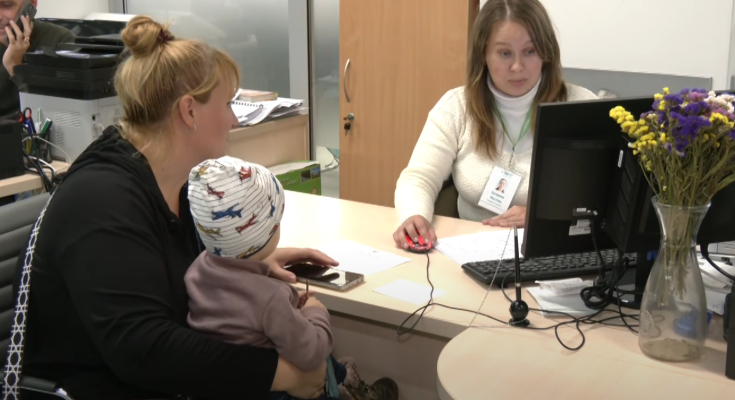 Обращение за соцпомощью. Фото: скрин youtube