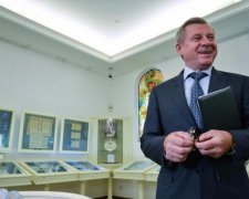 Что-то знает: глава Нацбанка отказался от гривны