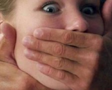 В Одесі збоченець у військовій формі розбещував школярів (відео 18+)