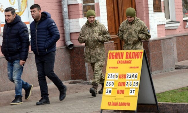 Обмен валют, фото: Факты