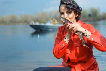 Фотограф підловив голу Астаф'єву в несподіваному ракурсі
