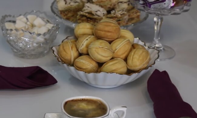 Горішки зі згущеним молоком, фото: кадр з відео