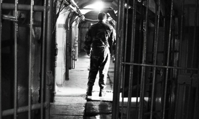 У в'язниці під Києвом масово несуть наркотики