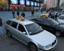 Скандал в Києві: таксист виставив дитину з інвалідністю