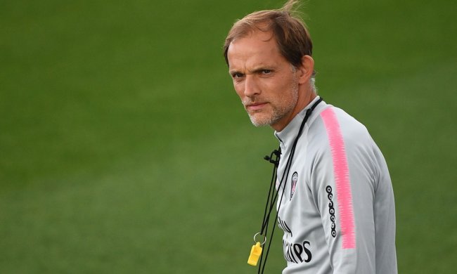 Фанати висміяли тренера ПСЖ за розмір його пляшки