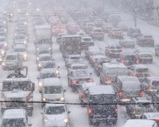 Білий апокаліпсис: найпотужніший за століття снігопад обрушився на Москву
