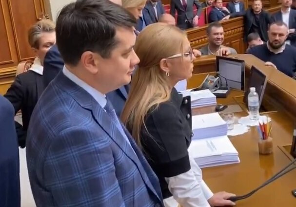 Тимошенко сломала Разумкову "говорилку", украинцы за это заплатят из своего кармана