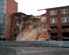 У Львові знесли завод, скріншот із відео