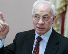 Кому що болить: Азаров заговорив про брудні труси