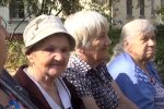 Сын оставил старенькую мать умирать в разрушенной хате, крик боли старушки услышала вся Украина: "Растила тебя, любила.."