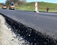 Уже страшно: Укравтодор придумал способ не ремонтировать дороги каждый год