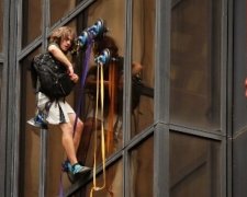 Нью-йоркского "спайдермена" сняли с небоскреба Trump Tower (ВИДЕО)