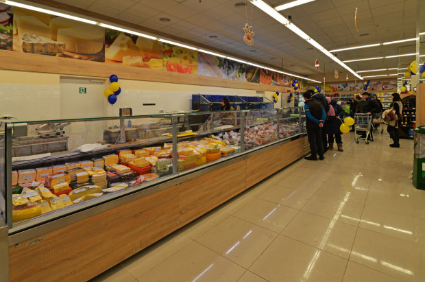 Харьковчан грабят в популярных магазинах: сдачу - на "чаевые", шокирующий фотофакт