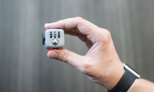 Я завжди беру з собою: інженери створили кубик-антистрес (фото)