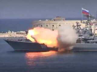 Взрыв русского катера. Фото: скриншот с видео