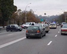 Срочно! В Киеве фура протаранила пять авто 