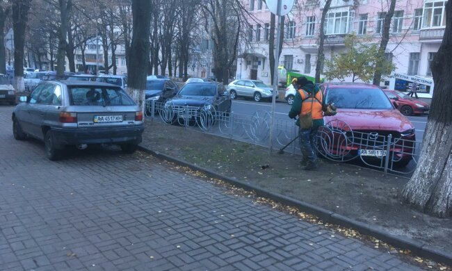 Комунальники осоромилися за кілька днів до зими, фото: нецікавий Київ