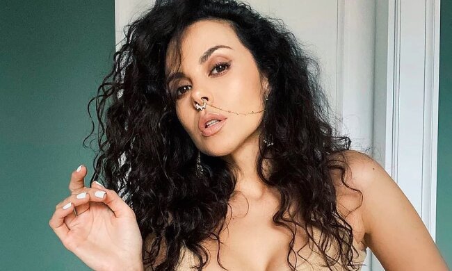 Настя Каменських, instagram.com/kamenskux/