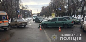 Під Києвом п'яний водій протаранив автомобіль, фото: Національна поліція