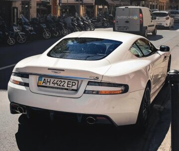 Aston Martin DBS, фото: Instagram