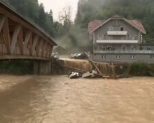 повінь, скріншот з відео