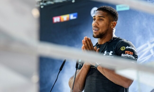 Джошуа рассказал о своем детстве в Нигерии