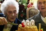 Стипендии и зарплаты учителей с сентября: деньги, гривны