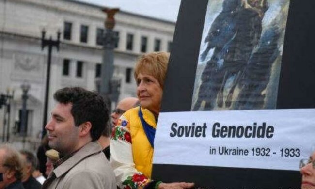 Диаспора США  передала материалы о Голодоморе
