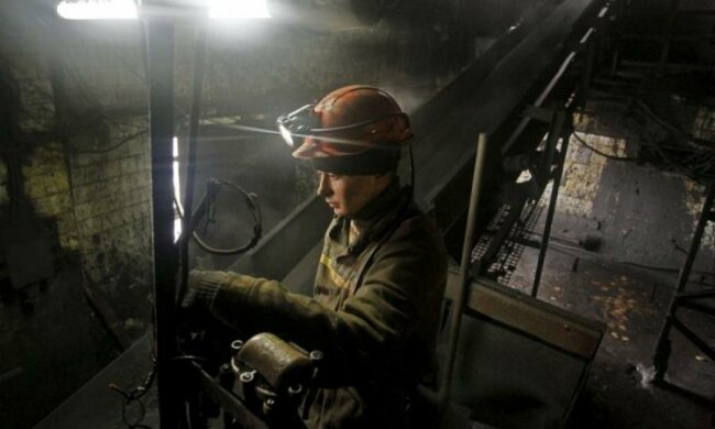 Шахов: могильники доріг і бездиханні шахтарі – ціна премій Коболєва