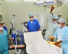 Родители просят спасти сына от невиданной в Украине болезни: фото