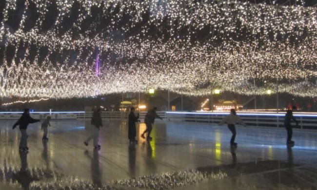 Украинцы, Киев, каток, фото из соцсетей