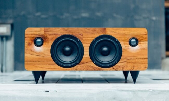 Акустична колонка ручної роботи з дерева (відео)