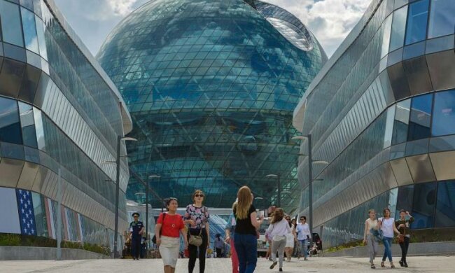 Шанують Шевченка і жертвують на АТО: чому казахи більше брати, ніж росіяни