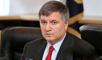 Аваков спростував звинувачення Лещенка про офшори