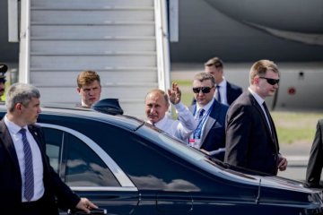 "Мистическая" сила кортежа Путина отключила заправки и телефоны водителей: видео 