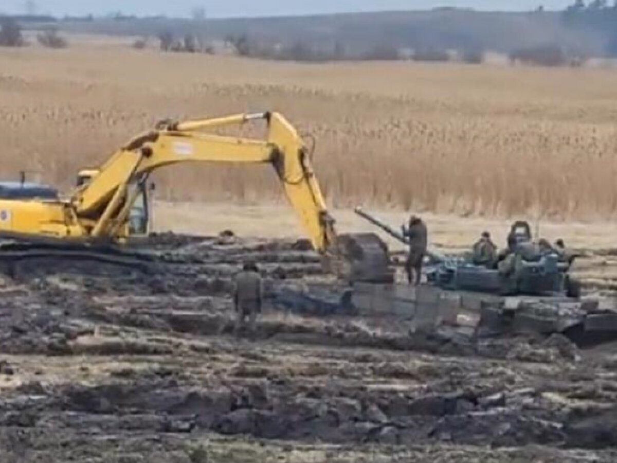 Российские танки погрязли в болоте под Донбассом - ЗНАЙ ЮА