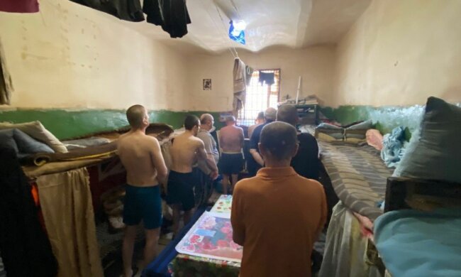 В Хмельницькому СІЗО до хворих ув'язнених не пускають медиків, назріває бунт