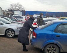 В Одесі в чоловіка вилучили авто, фото Мін'юст