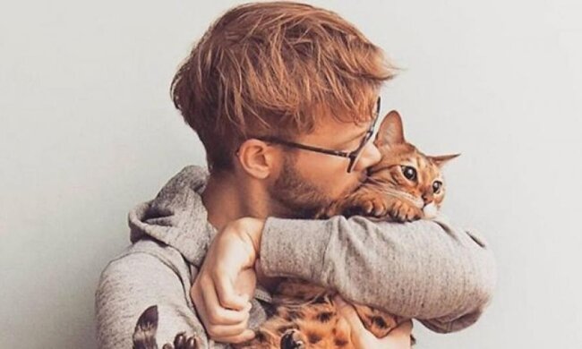 Брутальные мачо с кошками – новый тренд Инстаграма