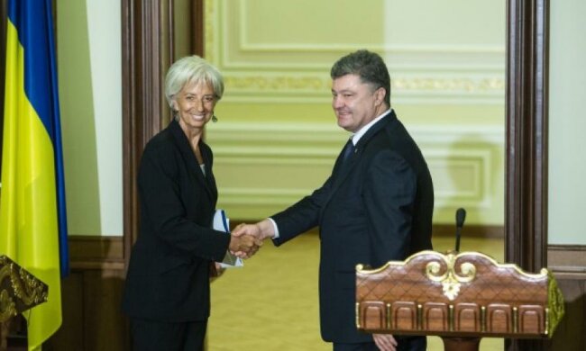 МВФ розгляне черговий транш Україні в жовтні - Порошенко