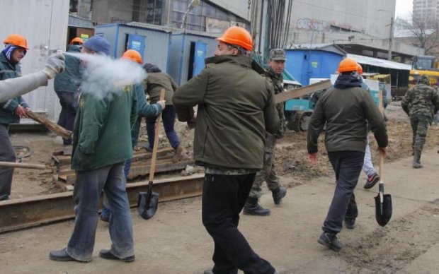 Застройщик и чинуши оставили киевлян без жилья